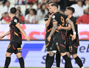 Galatasaray, Antalyaspor’u Deplasmanda 3-0 Yenerek Rekor Kırdı