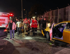 Başakşehir’de taksi ile otomobil çarpıştı: 10 yaralı