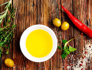 Soğuk Sıkım Zeytinyağı Nedir? Farkı ve Faydaları Nelerdir?